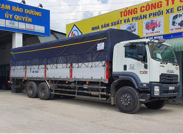 xe tai isuzu 15 tấn thùng bạt
