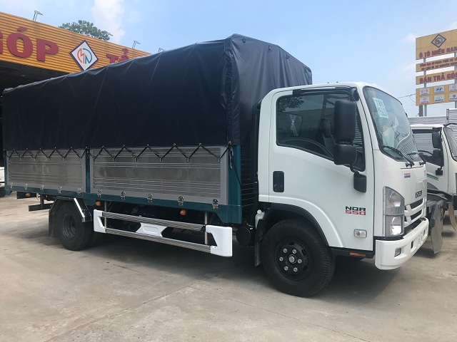 xe tai isuzu 5 tấn thùng bạt